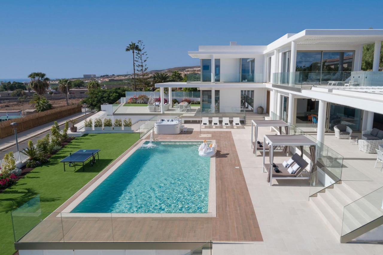 Karat Royal White Villa Costa Adeje (Tenerife)