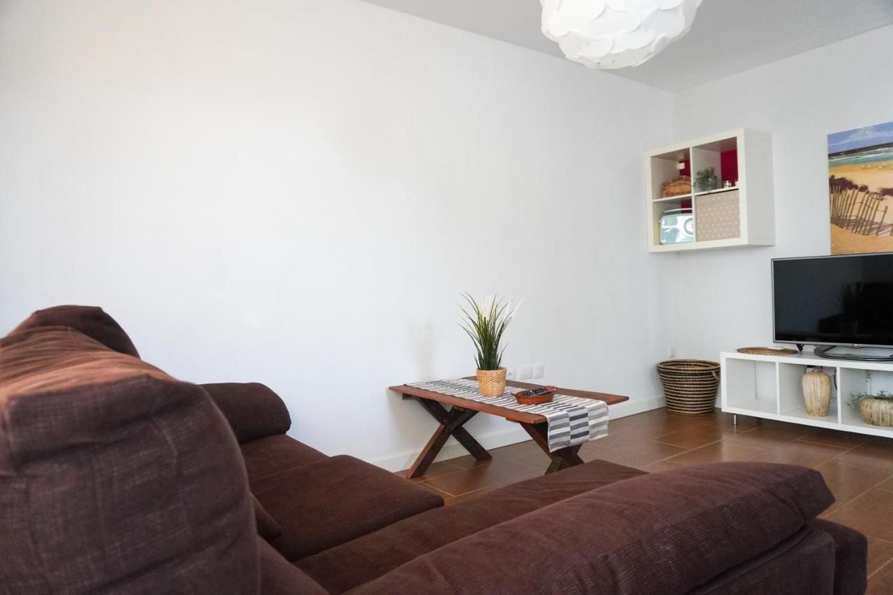 Apartamento Modern House In *