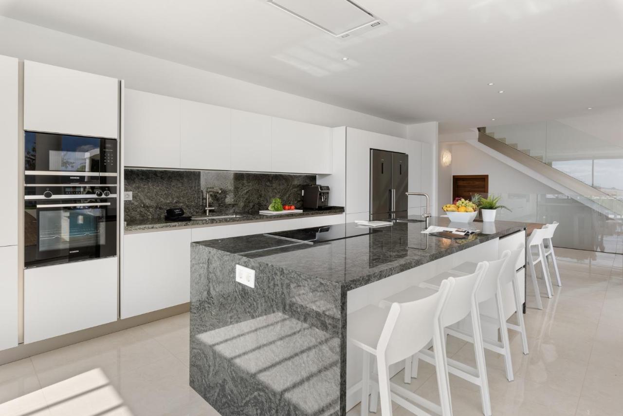 Karat Royal White Villa Costa Adeje (Tenerife)