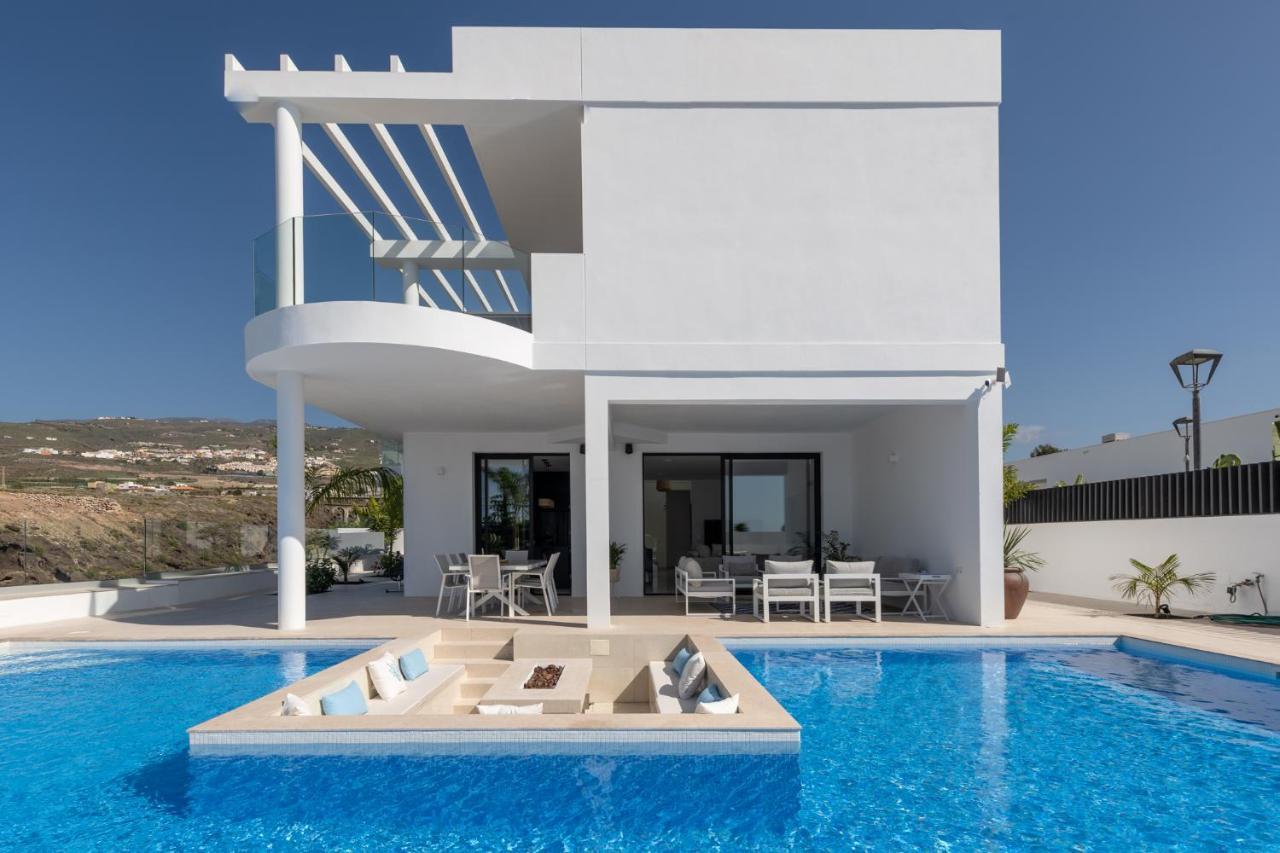 Villa Andrea, Quiet Luxury, Sunset With Sea Views *
