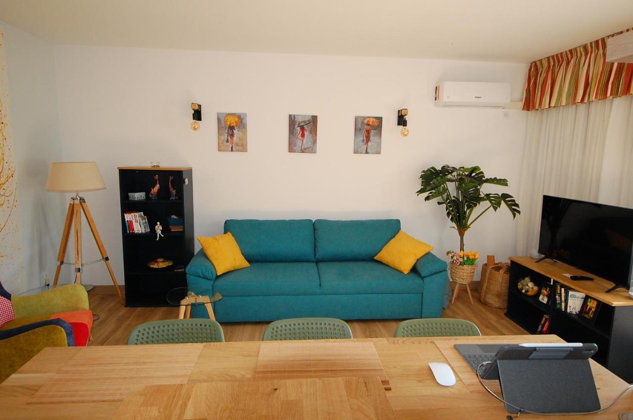 Air-conditioned, Remarkably Beautiful Apartment, Fibre Wi-fi, Pool Apartment