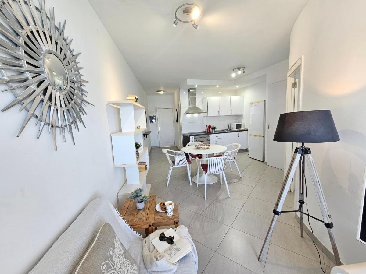 New Seafront Dreaming View Apartment, Cristianos Apartment