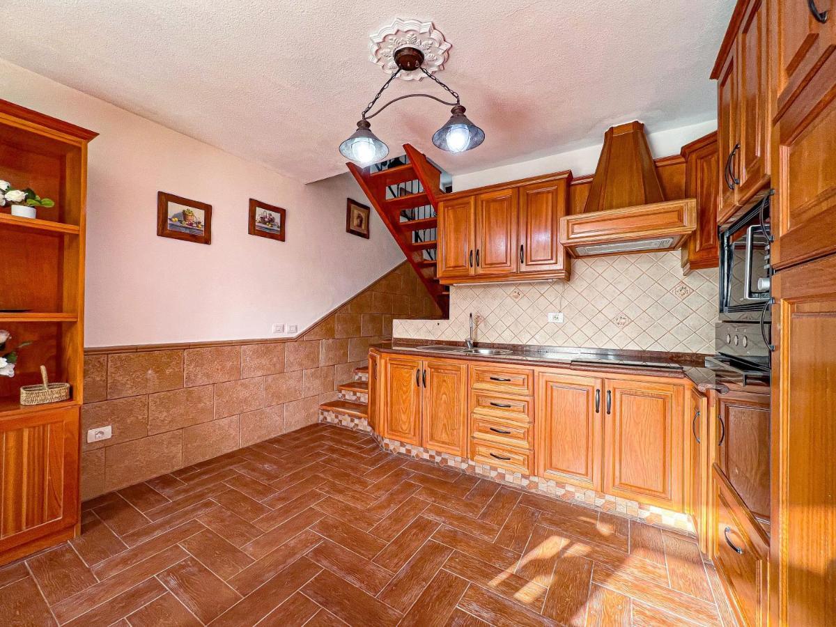Cozy Townhouse With A Garden Playa de las Américas