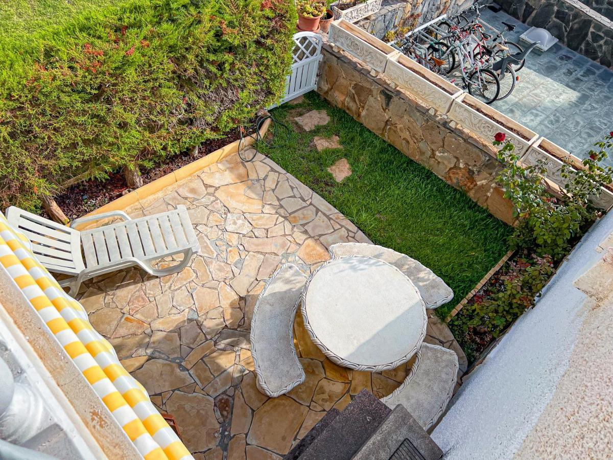 Cozy Townhouse With A Garden Playa de las Américas