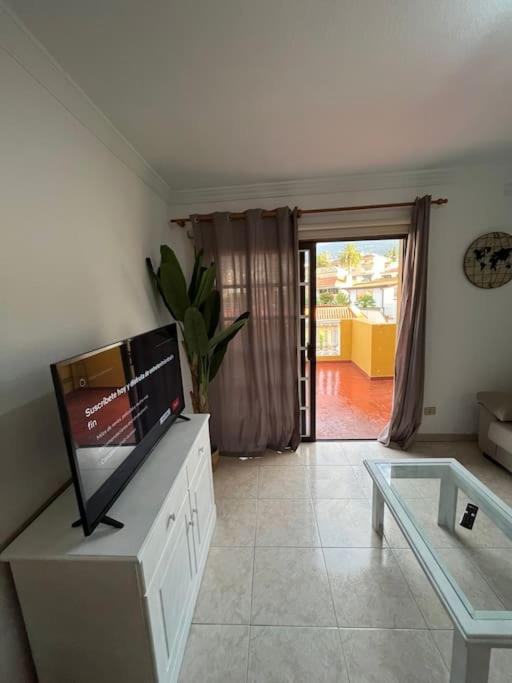 Grosse Terrasse Mit Esstisch, Markise. Einfach Apartamento Los Realejos