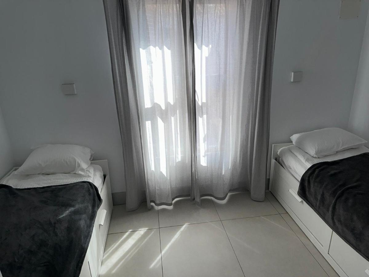 Parque Santiago Ii , Renovated, Ocean View, Heated Swimming Pool ! *