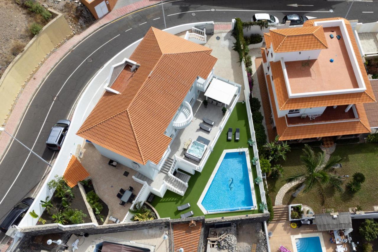 Exotica Villa *