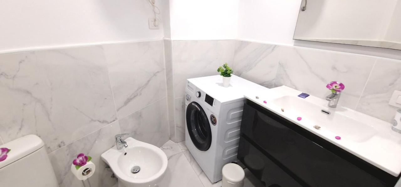 Fantastic 3 Bedroom Next Playa Americas & Wifi Free * Playa Feñabe