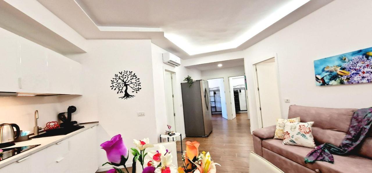 Fantastic 3 Bedroom Next Playa Americas & Wifi Free *