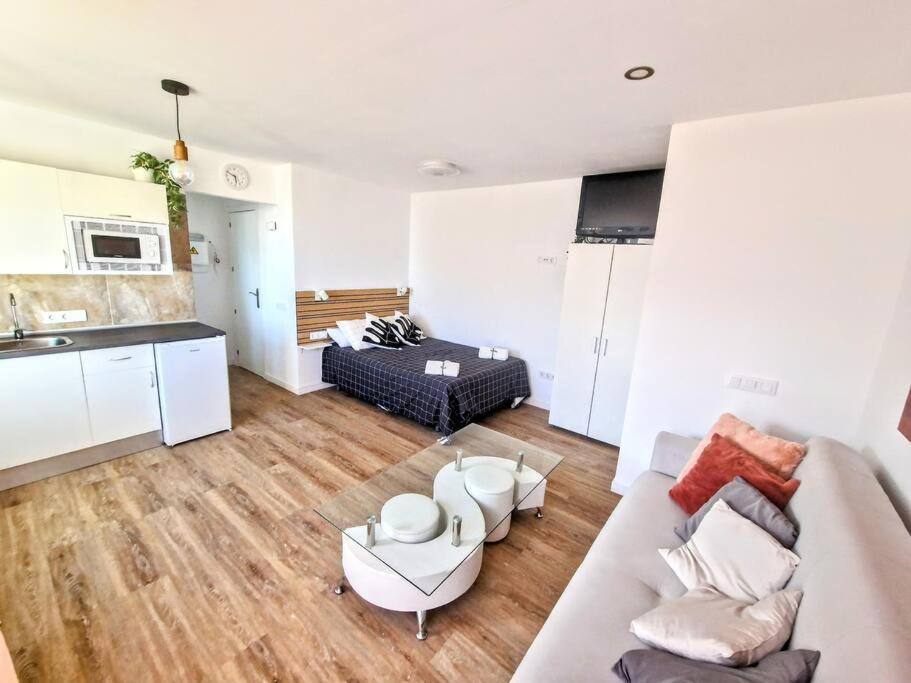 Moderno Loft Cerca De La Playa. *