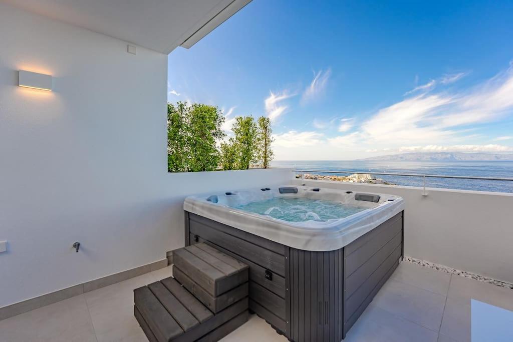 Luxury Triplex + Pool, Jacuzzi - Sissipark Azul Appartement *