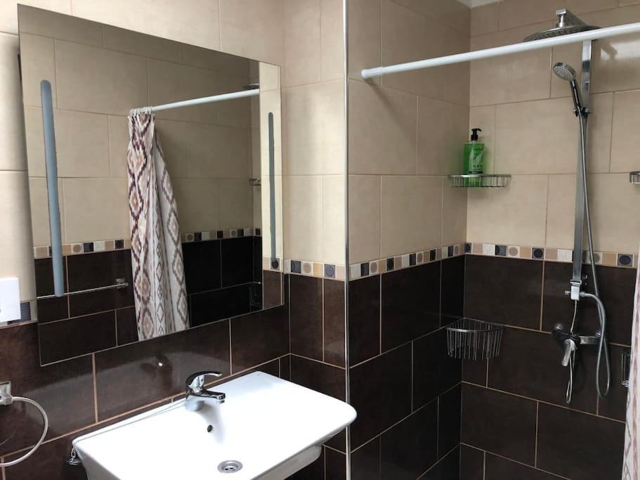 Apartamento Modern 2 Bed Penthouse Americas Centre Of Town With A Pool And Ocean Views Playa de las Américas