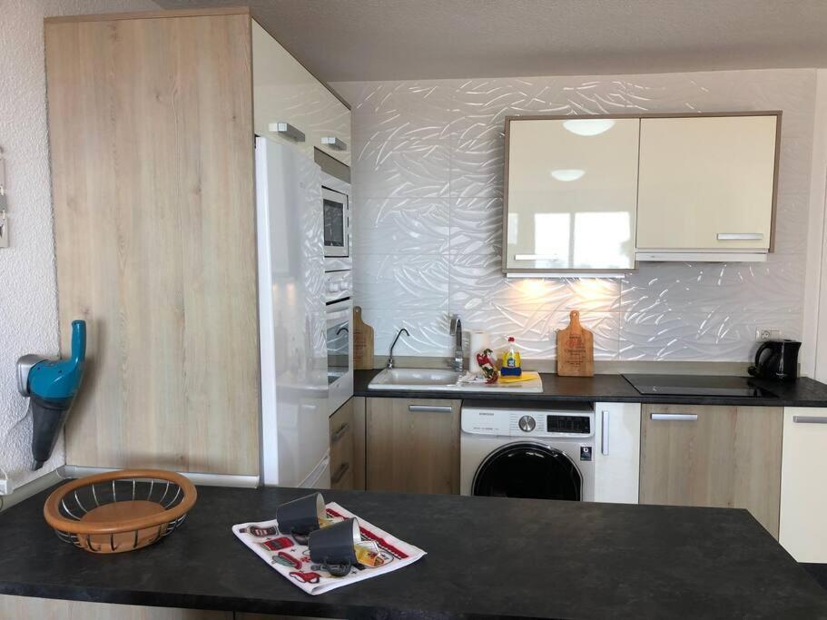 Apartamento Modern 2 Bed Penthouse Americas Centre Of Town With A Pool And Ocean Views Playa de las Américas