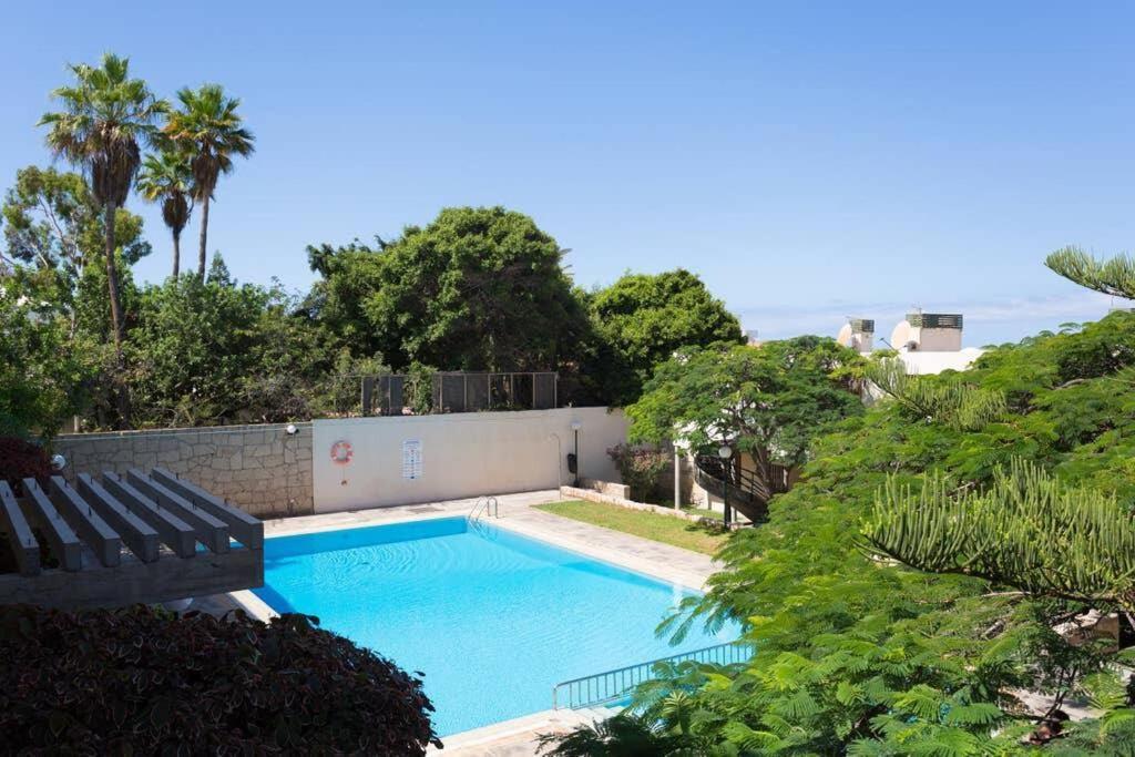 Modern 2 Bed Penthouse Americas Centre Of Town With A Pool And Ocean Views Playa de las Américas