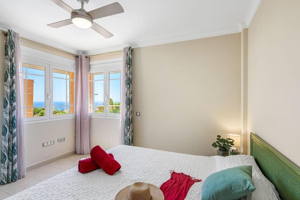 Luxury With Sea View, Heated Pool Villa Arona (Tenerife)