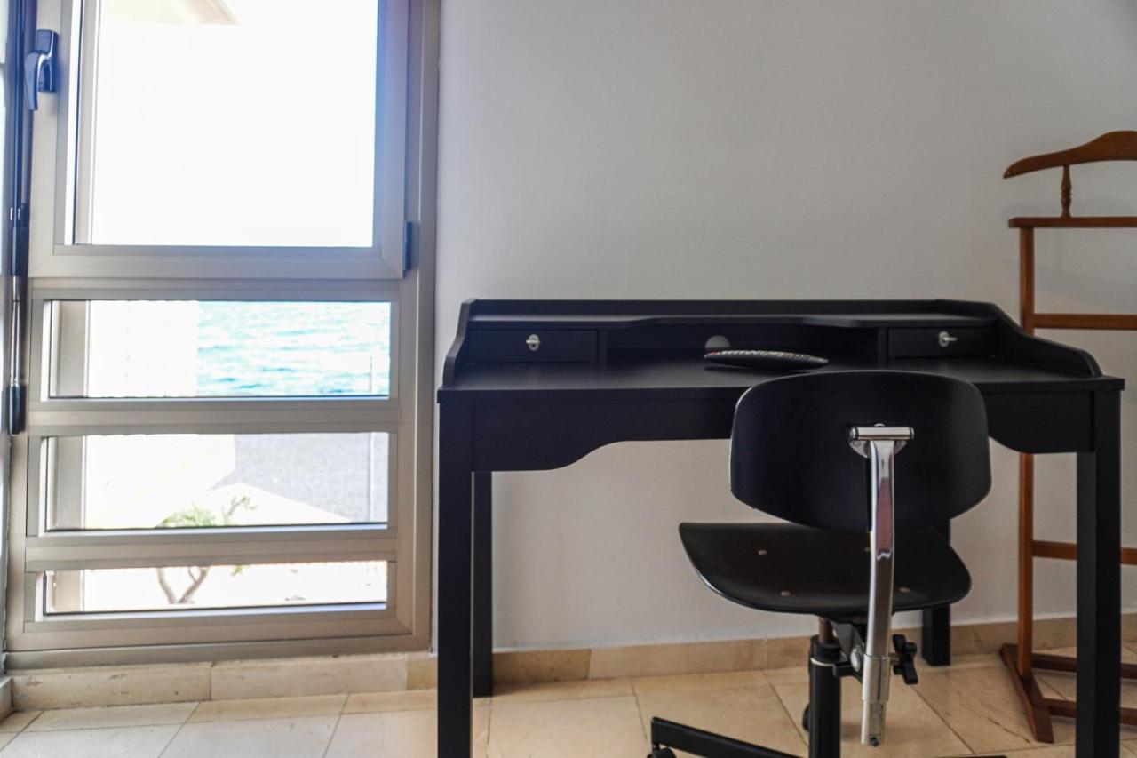 Sky & Sea, The House By The * Candelaria