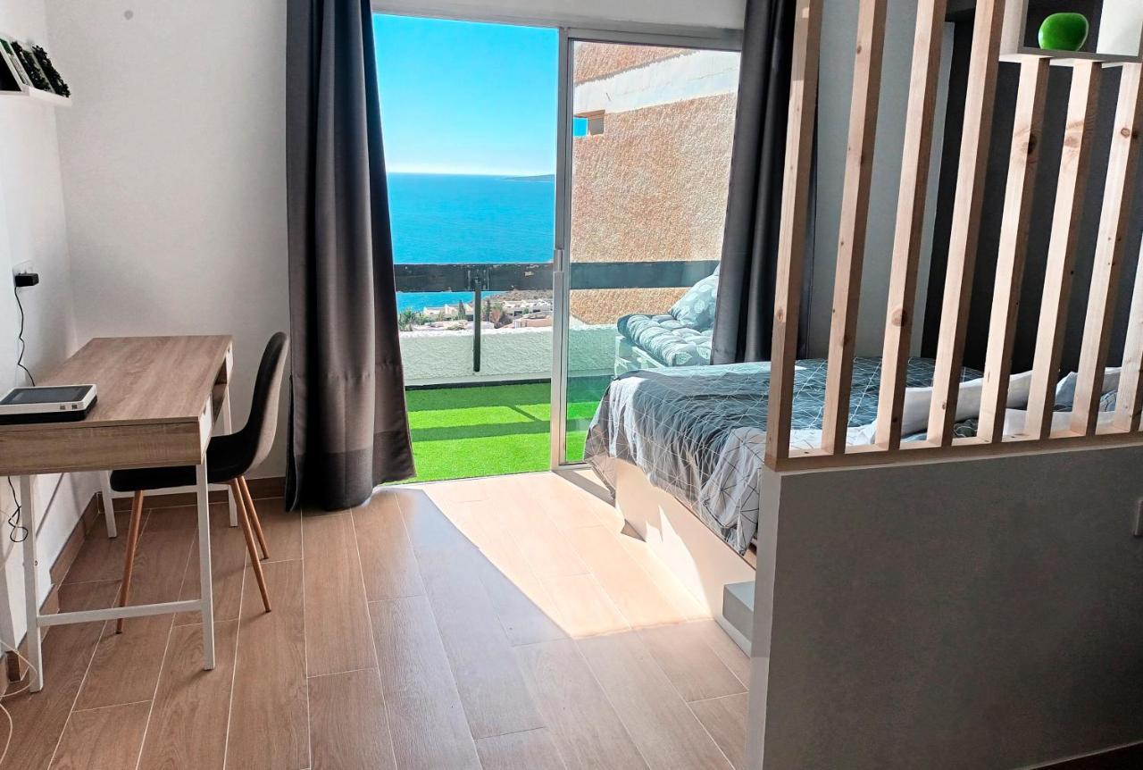 Modern Open-plan With Terrace And Sea View *
