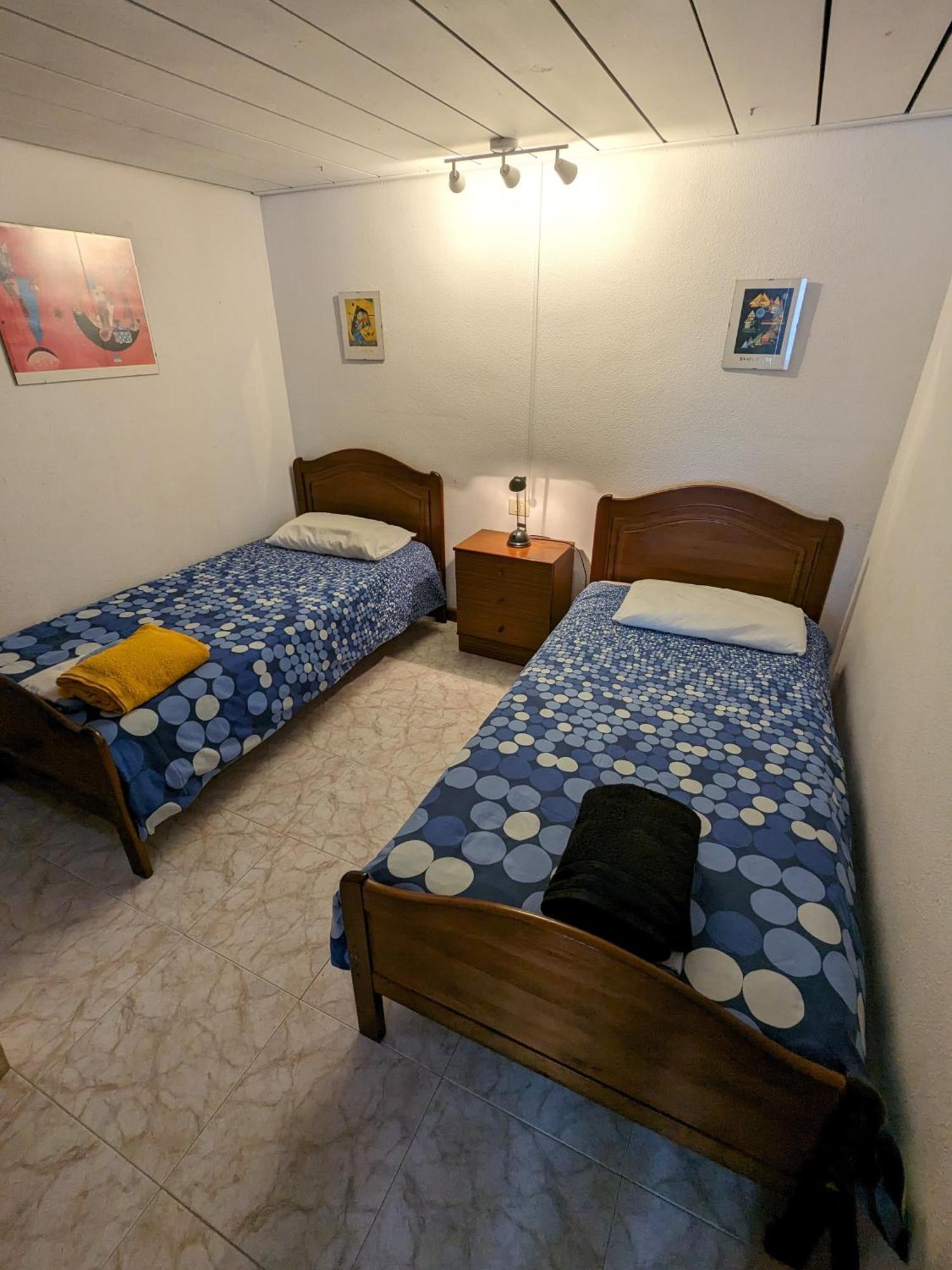 La Casa Del Sol, Abades *