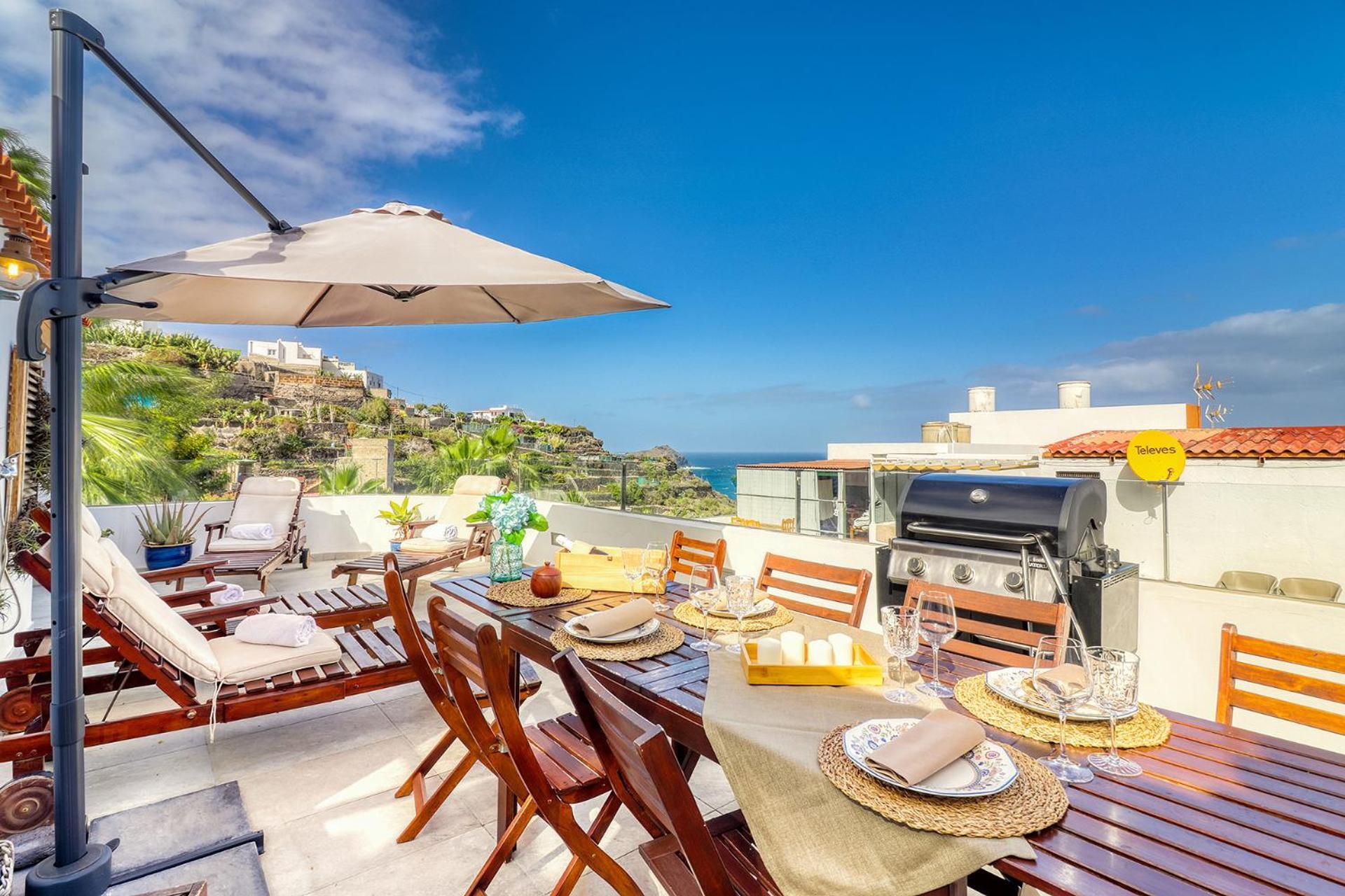 Big Terraced House, 100M To The Beach, With Bbq And Sea View *