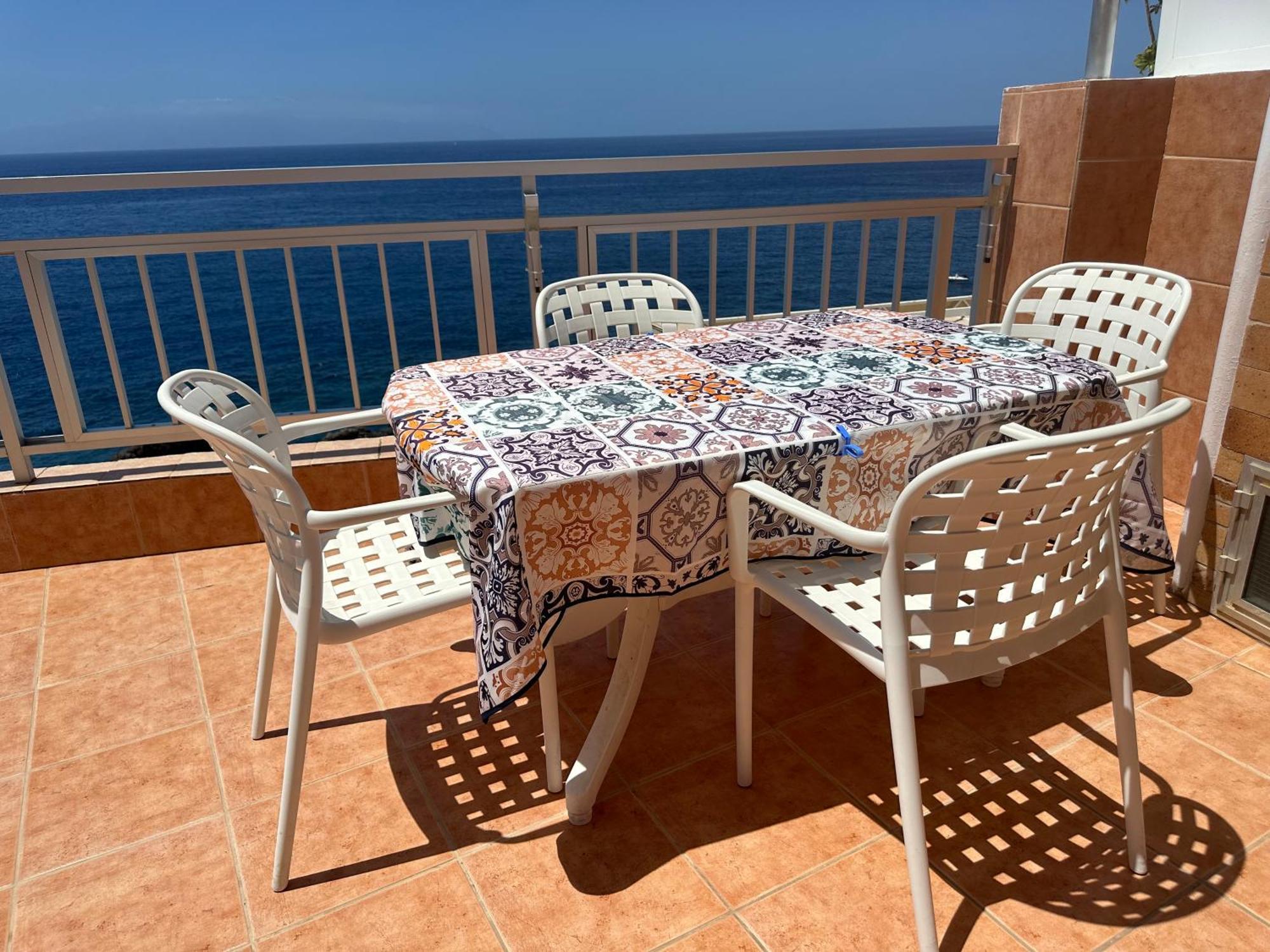 Con Vistas A La Gomera Y La Palma