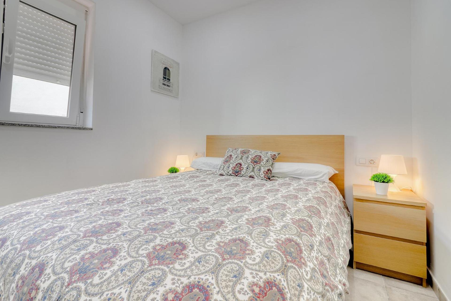 Big Terraced House, 100m To The Beach, With Bbq And Sea View