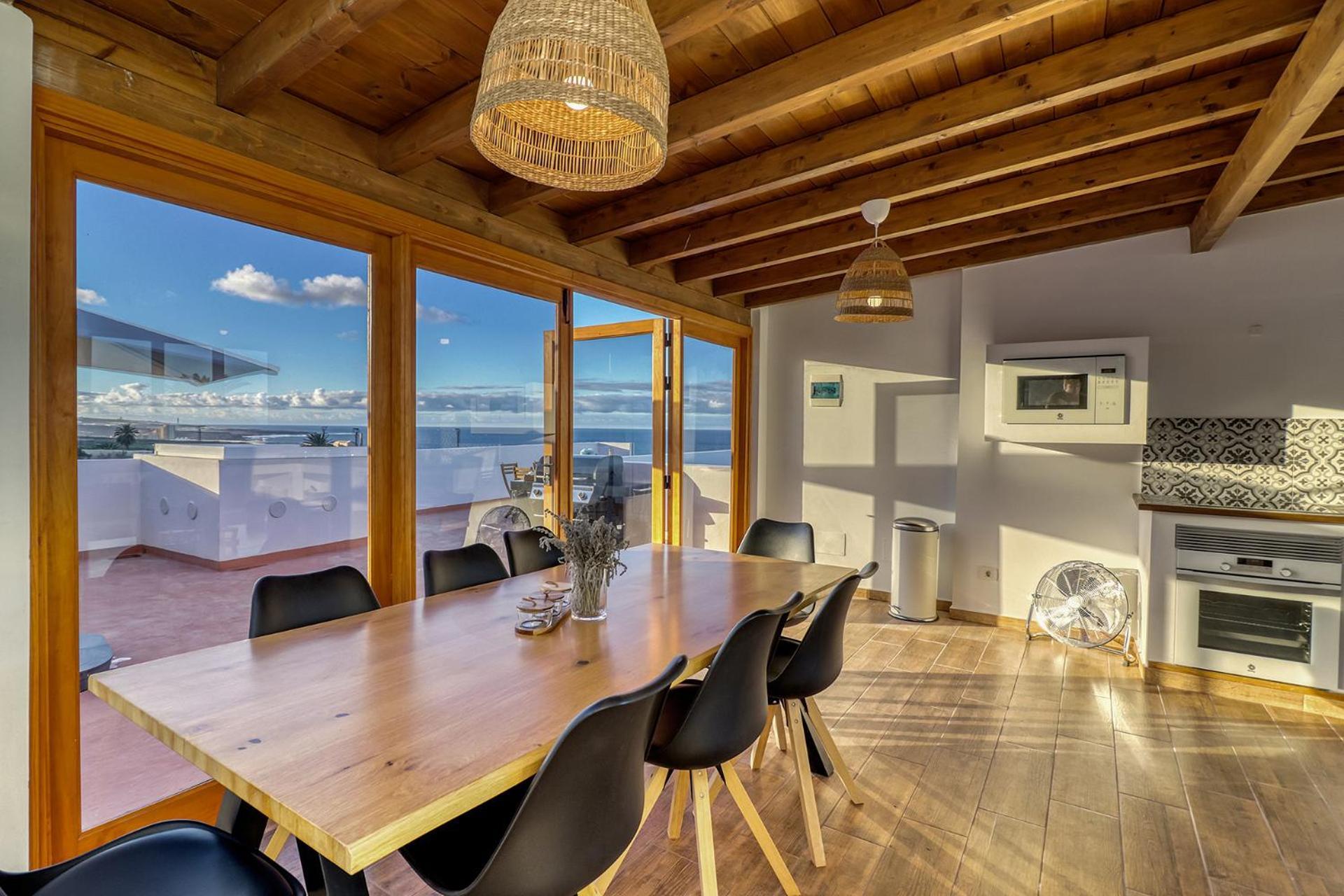 Spacious With Tropical Garden, Bbq, Near Seaside Holiday home