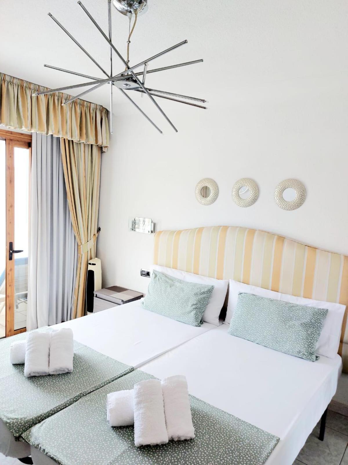 Appartement First Line Geranios Ocean View Air Conditioned 50 M From La Pinta *