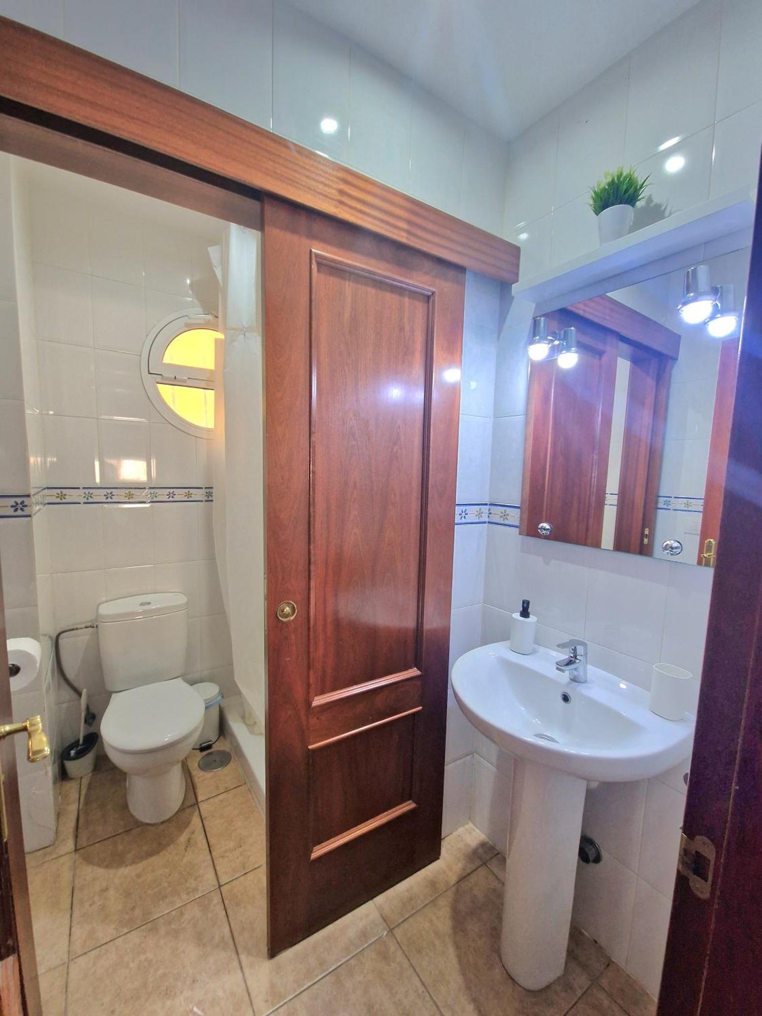 Apartment Spacious Independent Next The Airport - Sea *