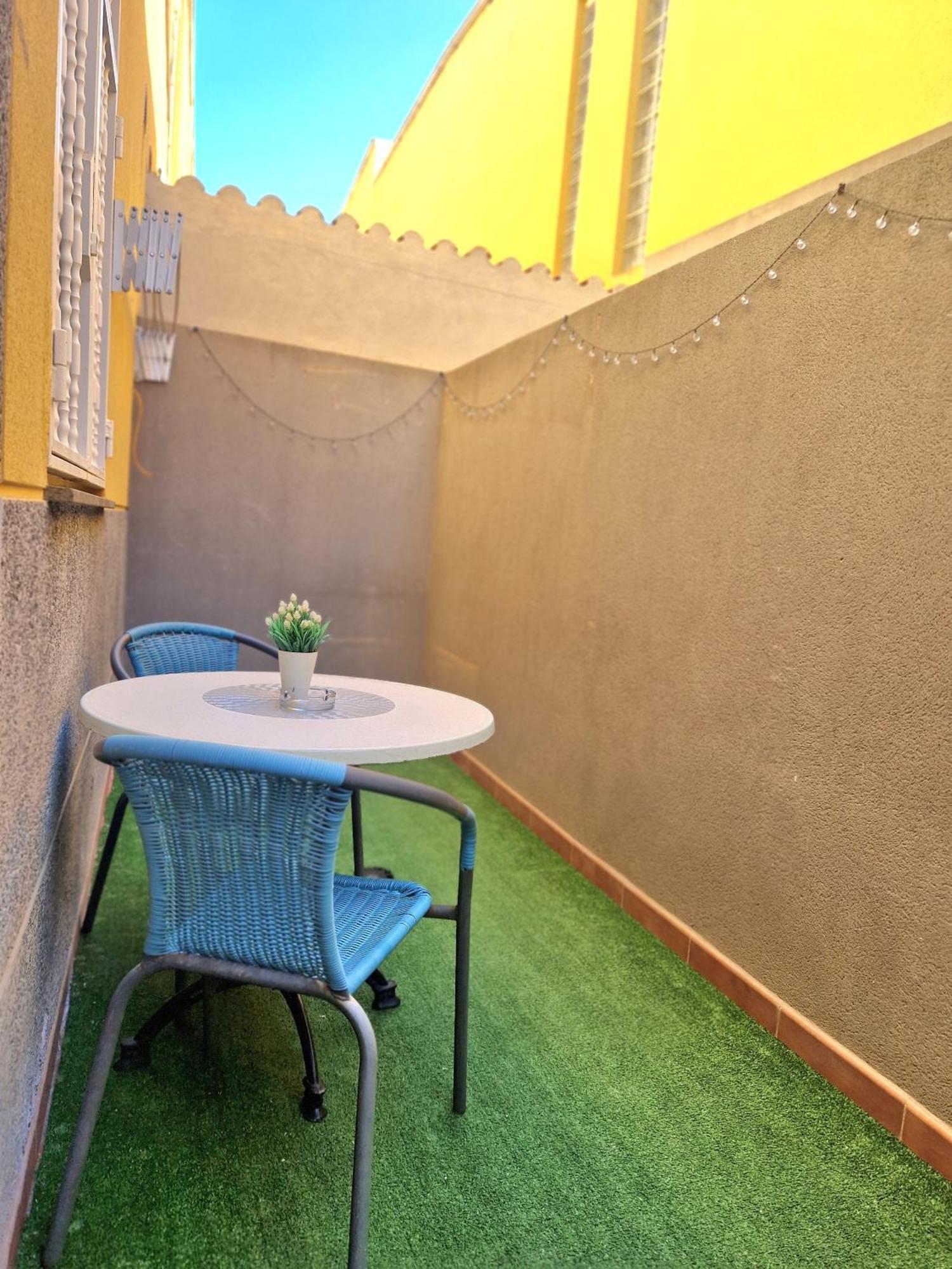 Spacious Independent Next The Airport - Sea *