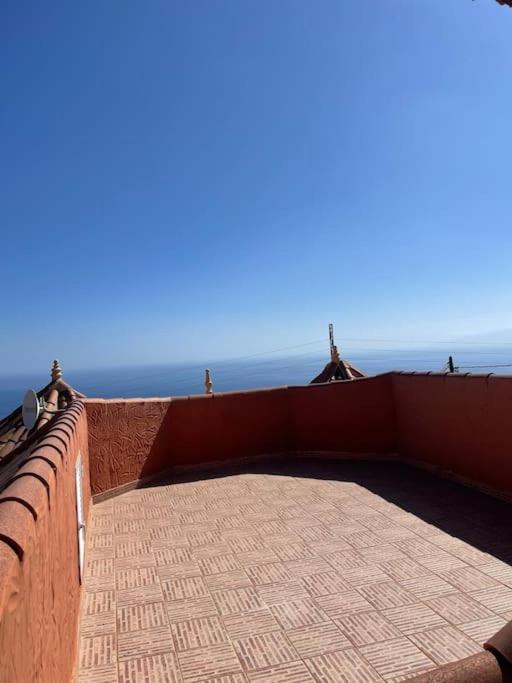 Villa Maravilla With Sea Views *