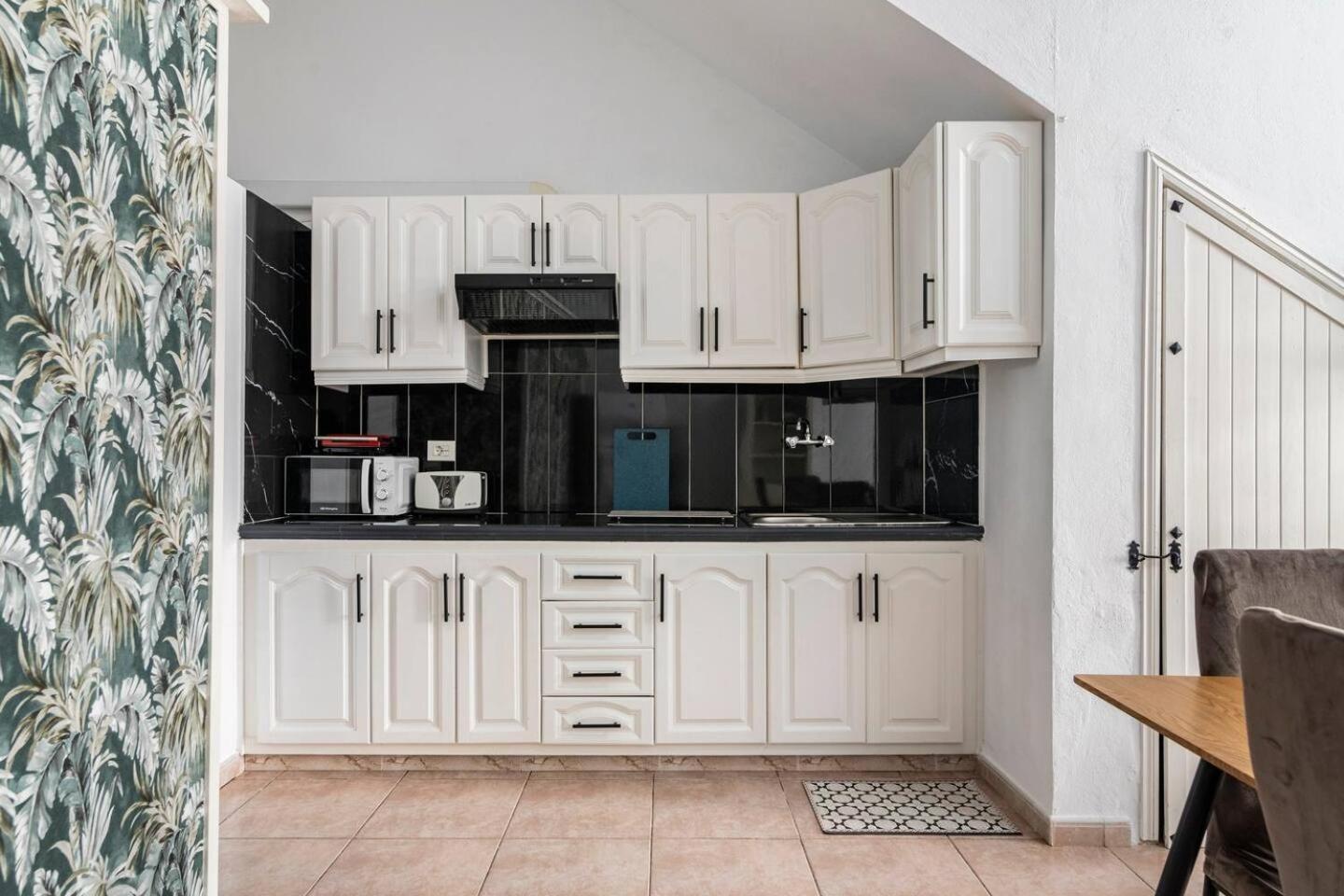 Bajo Apartment *