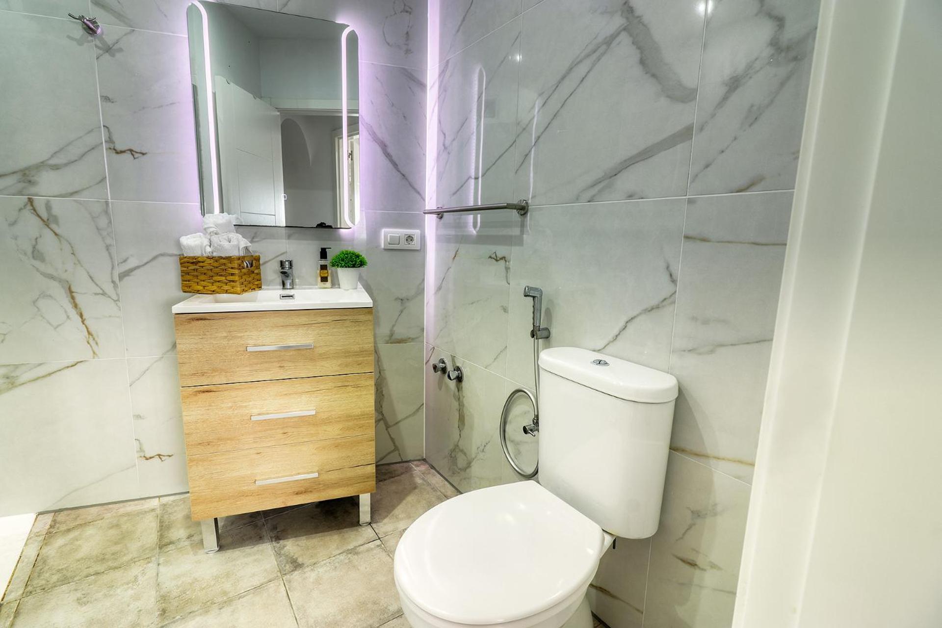 Hébergement de vacances Big Terraced House, 100M To The Beach, With Bbq And Sea View *