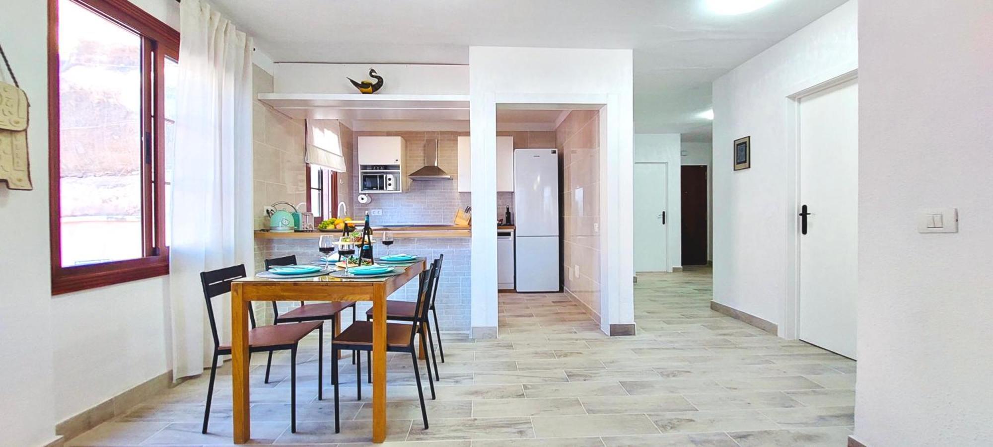 Beachfront Gem With And Sea At Your Doorstep *