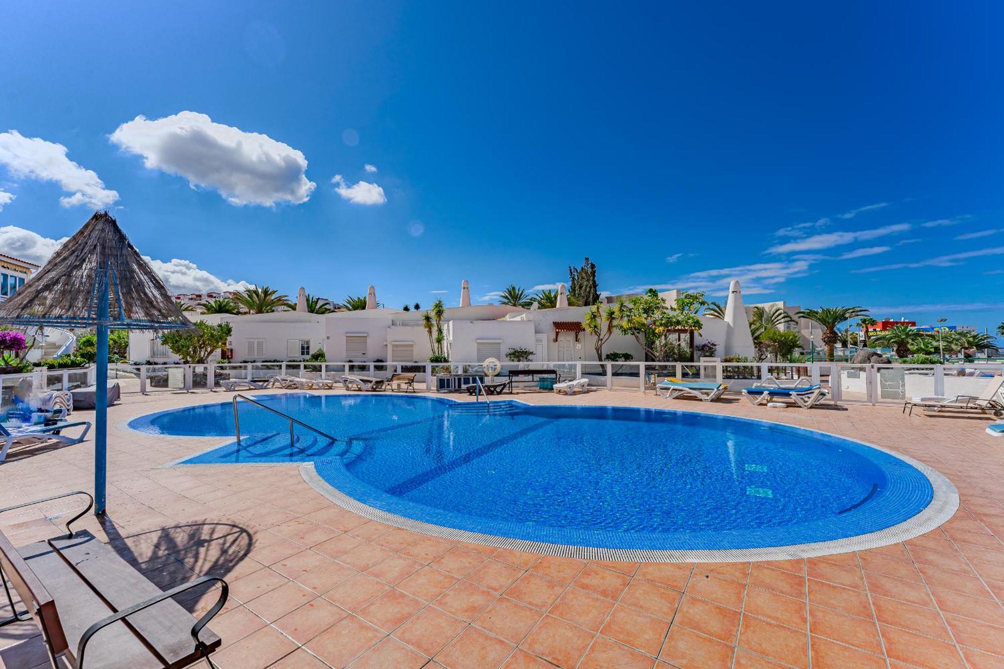 Appartement Heated Pool In Front Of A *