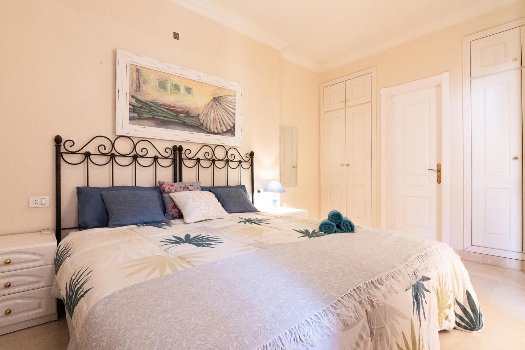 Penthouse En La Playa Del Duque Apartment *