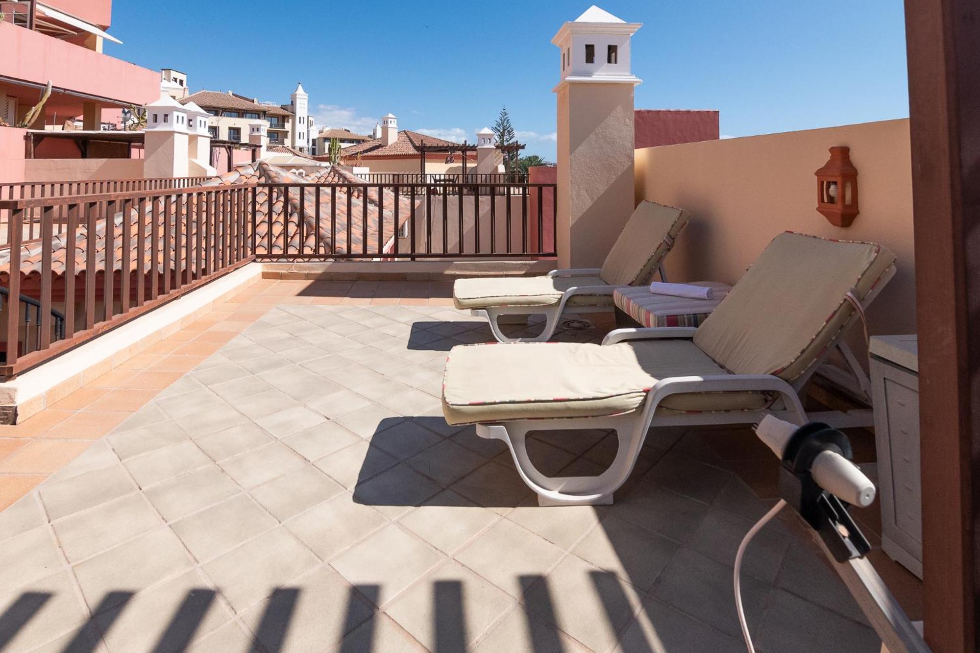 Penthouse En La Playa Del Duque Apartment