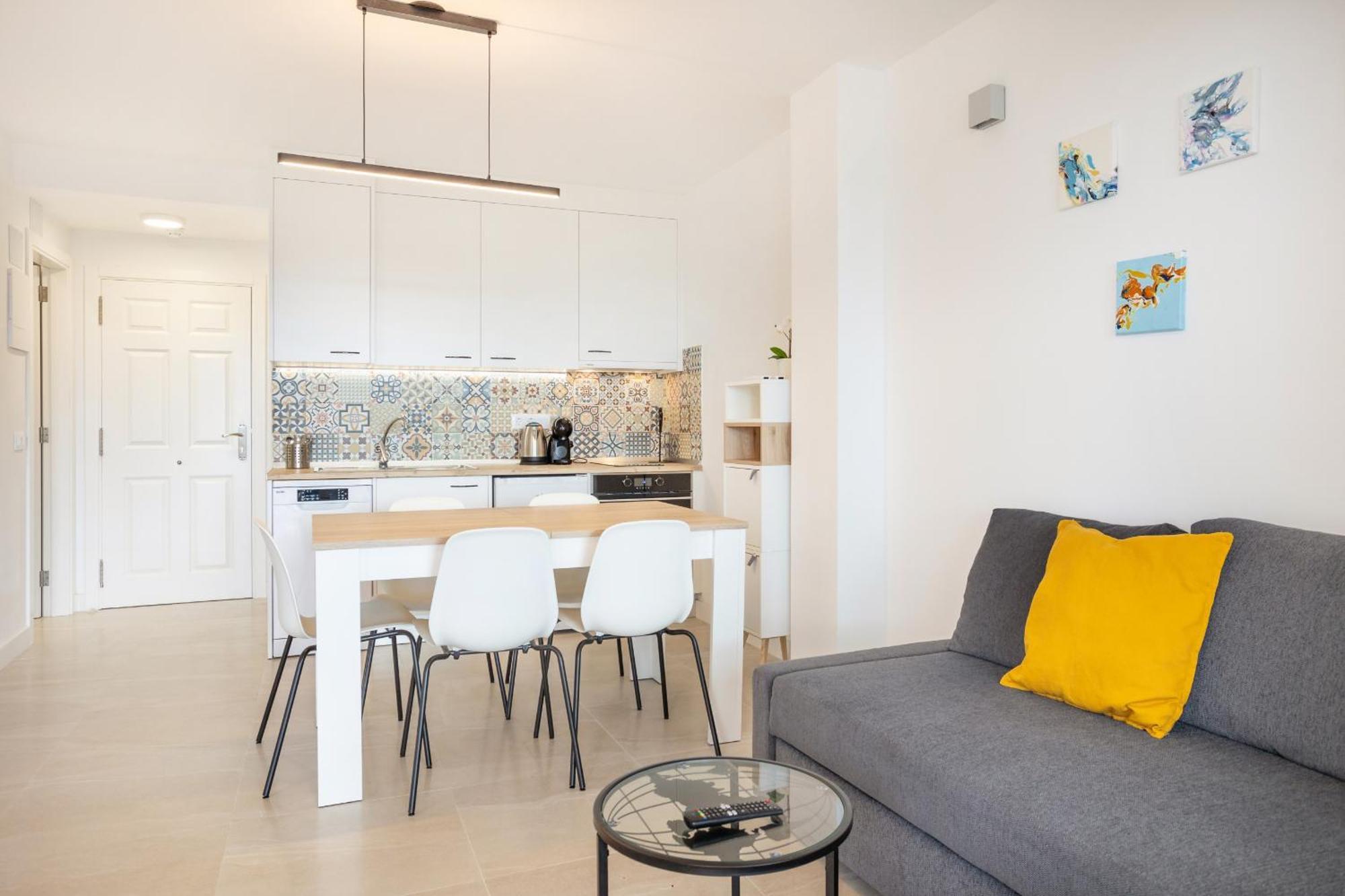 Castle Harbour Luxury Family Heated Pool By Lovetenerife * Los Cristianos (Tenerife)