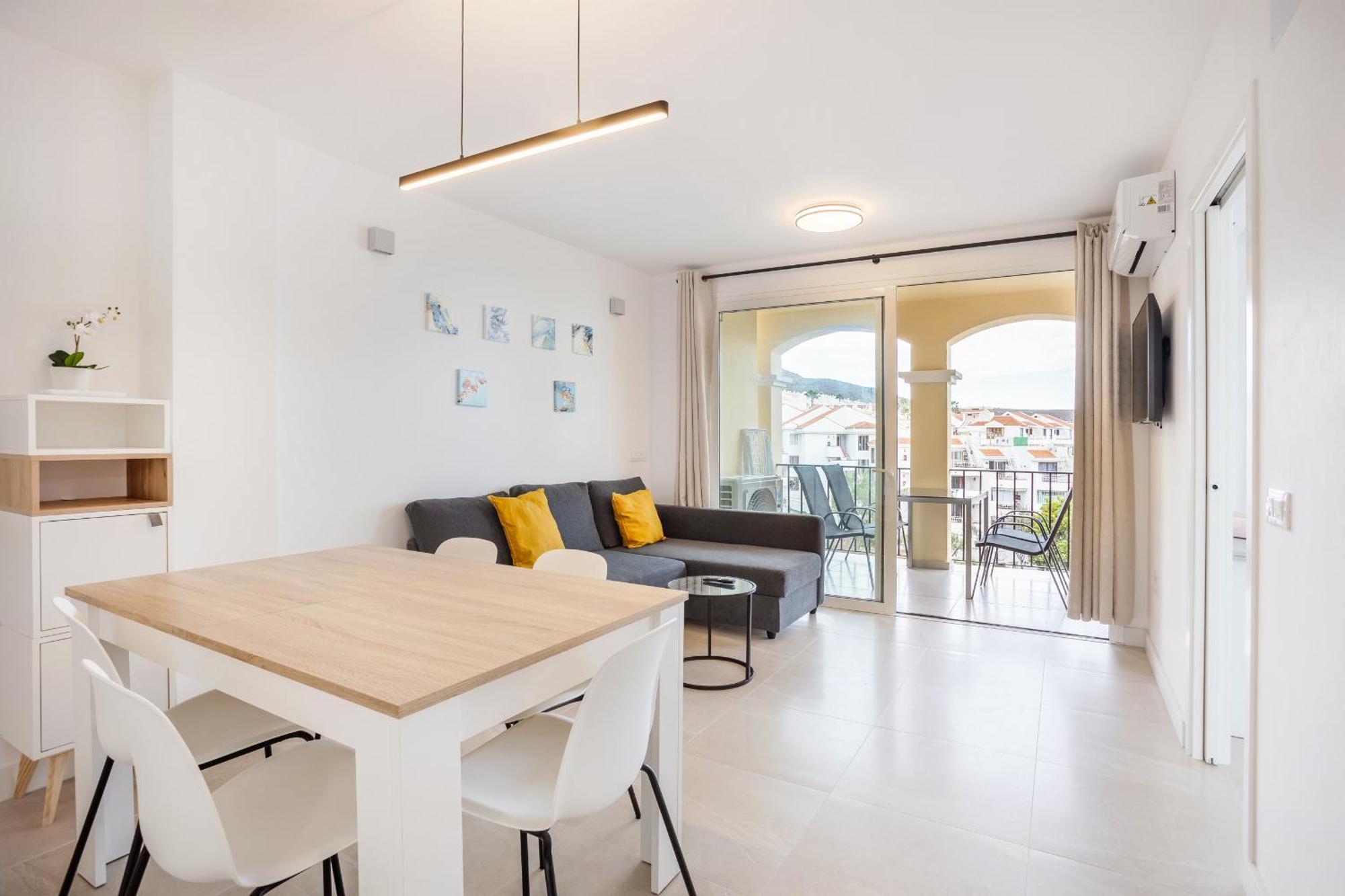 Castle Harbour Luxury Family Heated Pool By Lovetenerife * Los Cristianos (Tenerife)