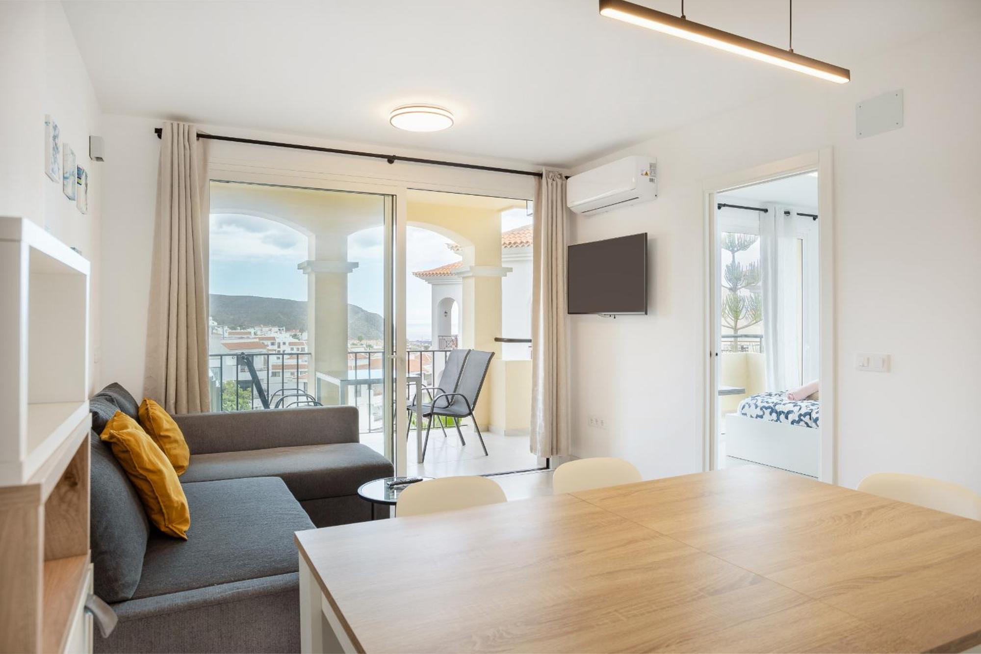 Castle Harbour Luxury Family Heated Pool By Lovetenerife * Los Cristianos (Tenerife)