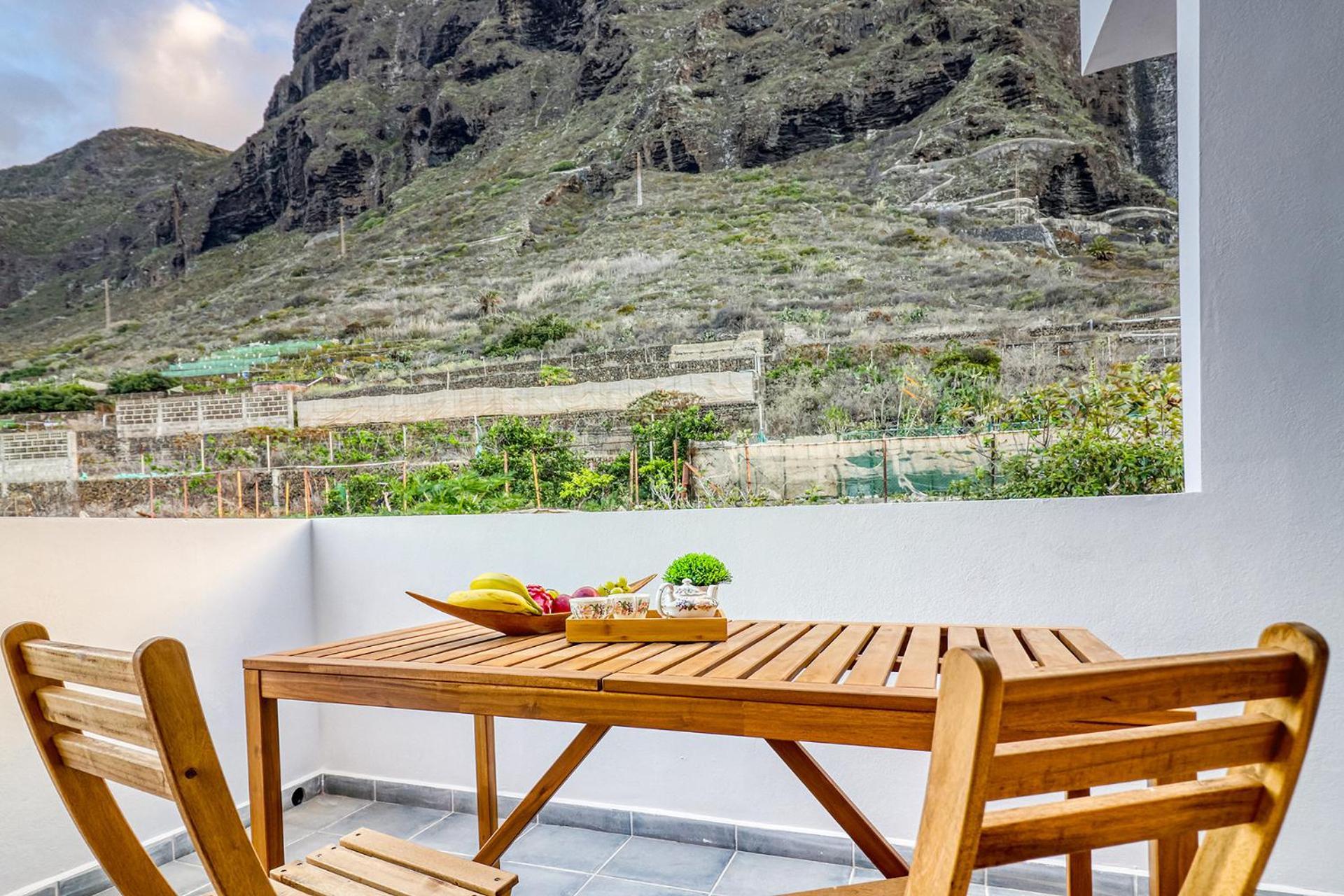 Spacious With Tropical Garden, Bbq, Near Seaside Holiday home Los Silos