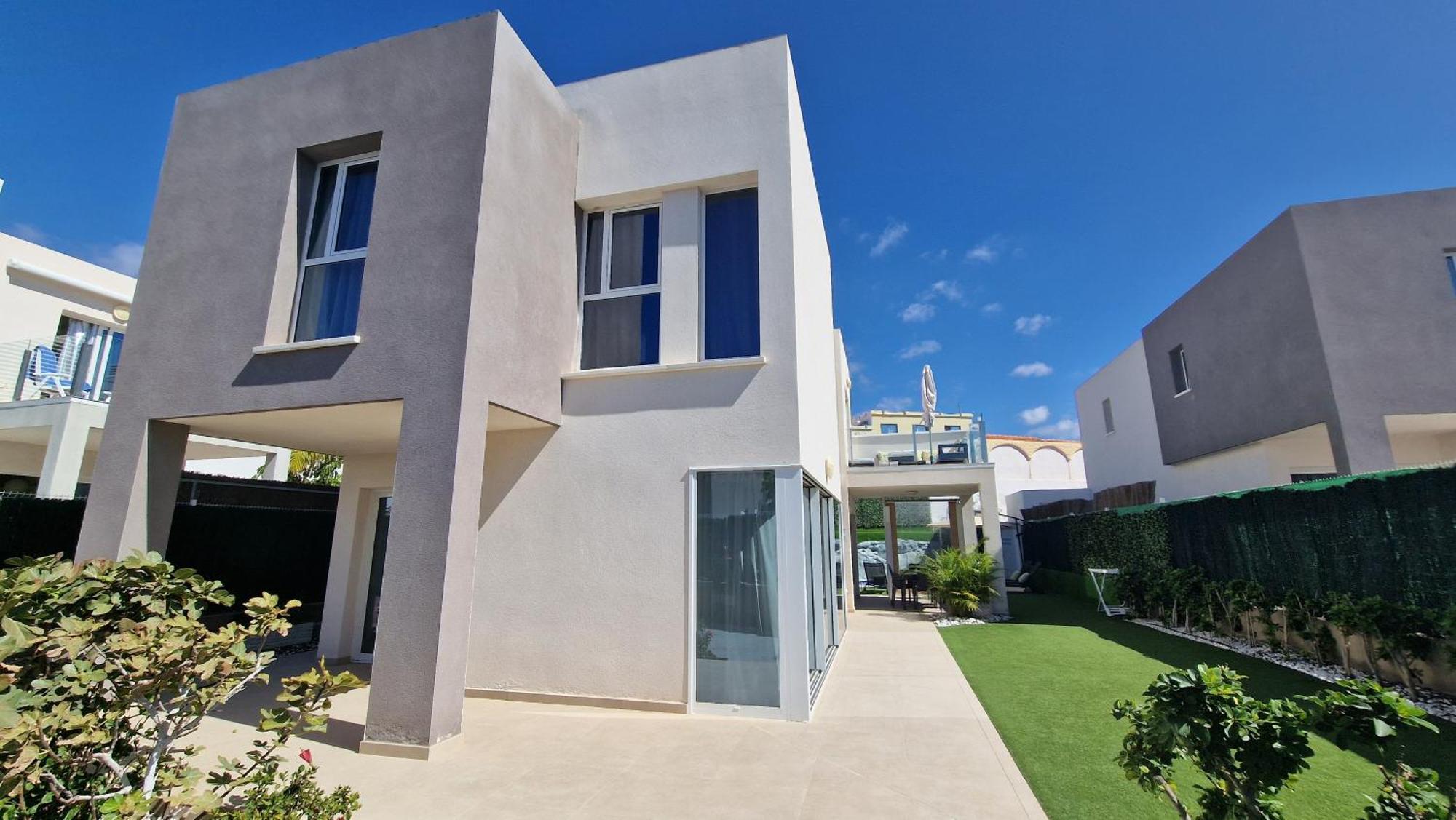 Villa Paraiso-luxury With Heated Pool