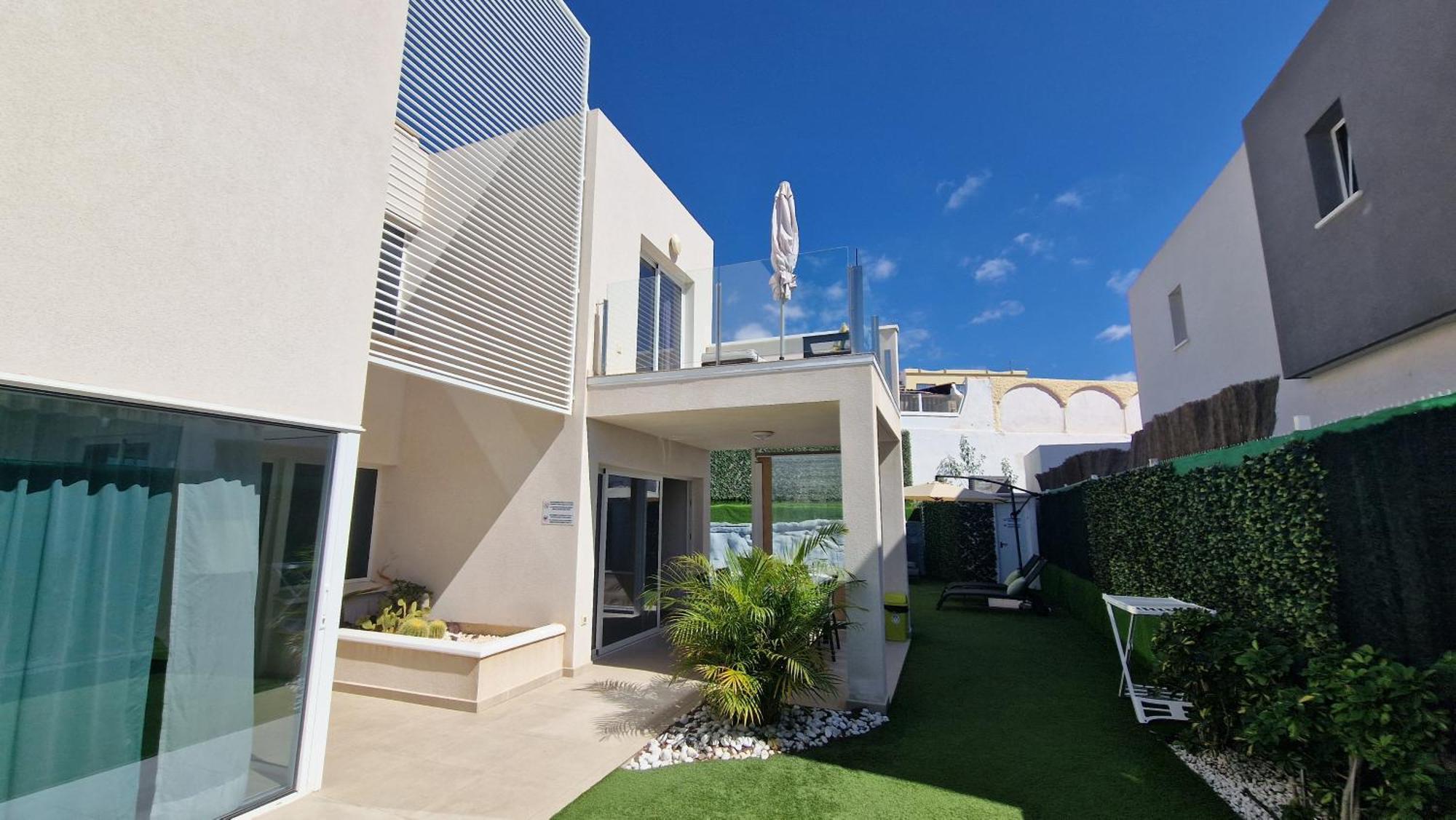 Paraiso-luxury With Heated Pool Villa *