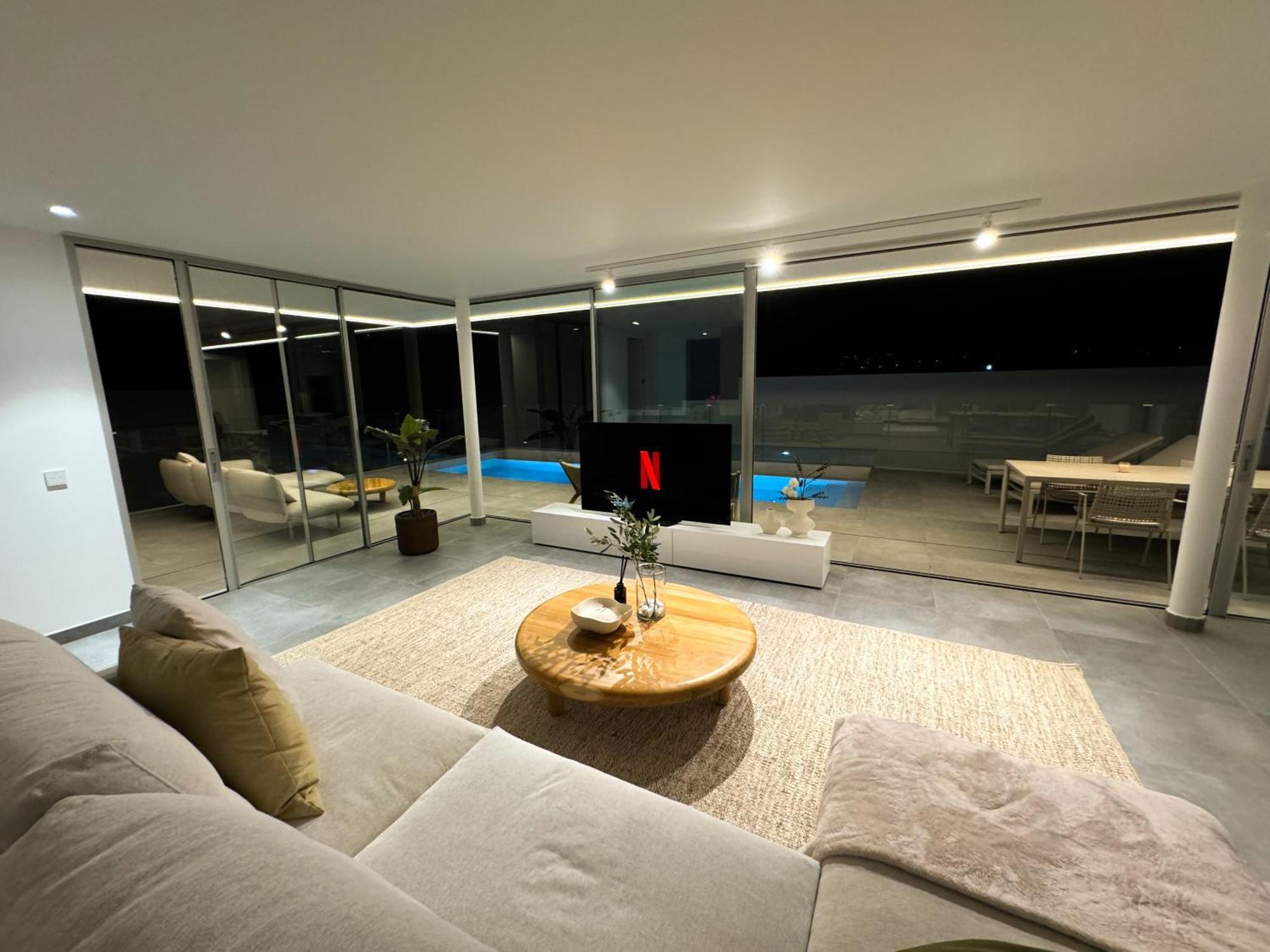 Jan With Heated Pool Villa *