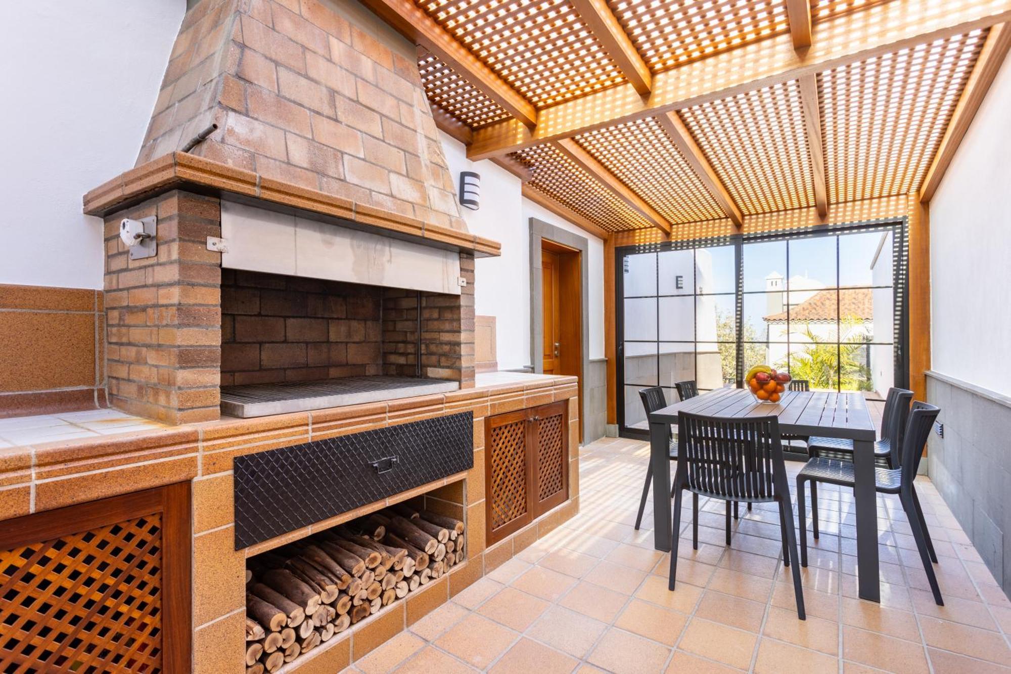 Home2book Stunning Terrace, Bbq & Pool El *
