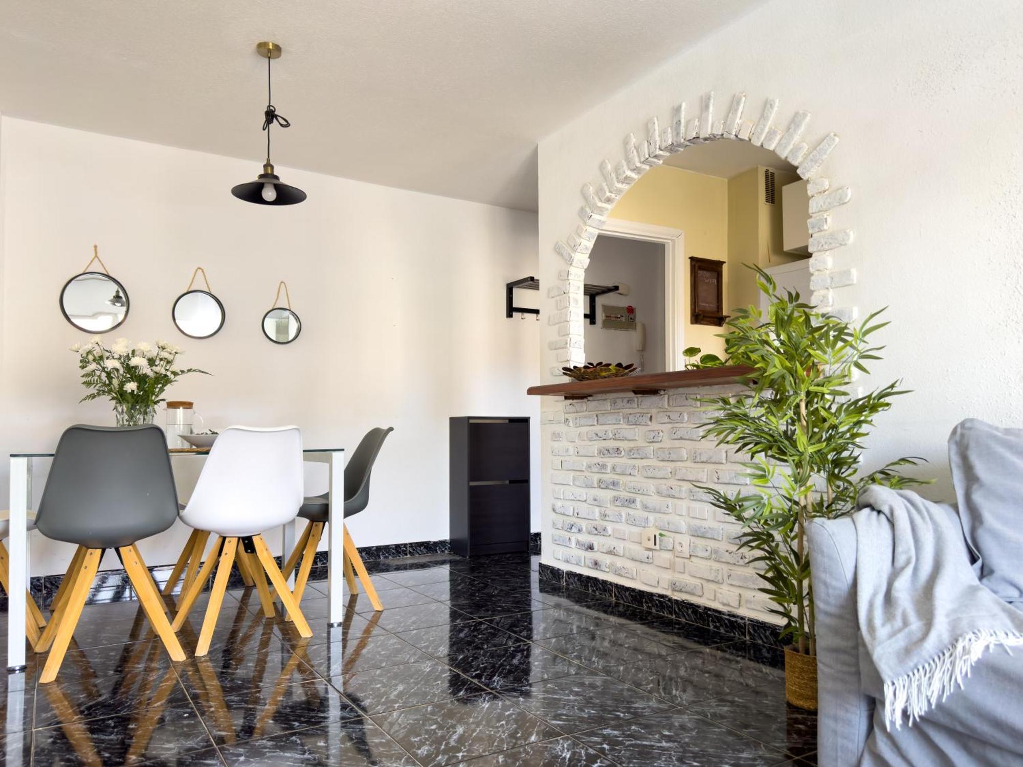 Amazing 3-bedroom Apartment. Pool And Sea View! * Los Cristianos (Tenerife)