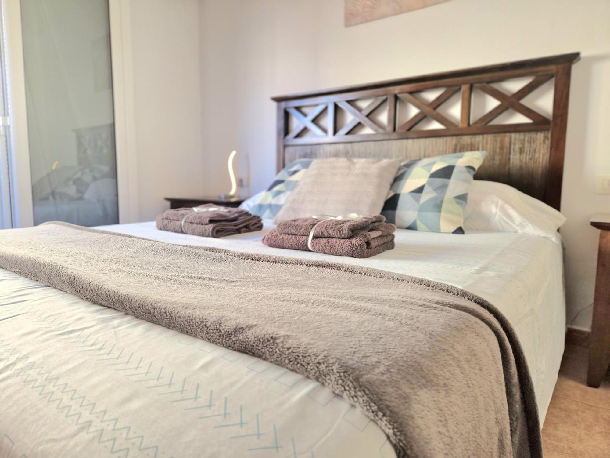 Apartment Spacious Independent Next The Airport - Sea