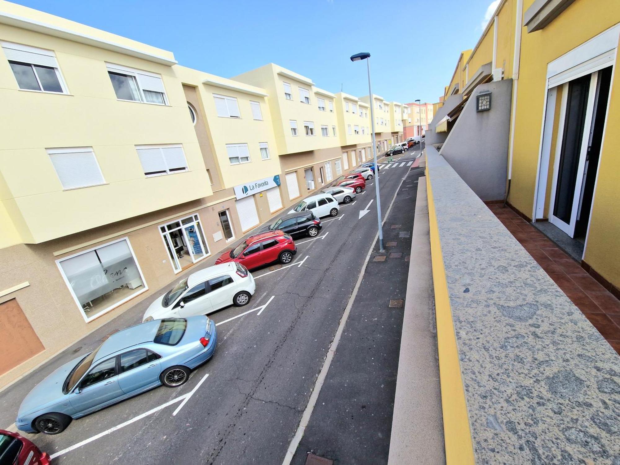 Apartment Spacious Independent Next The Airport - Sea