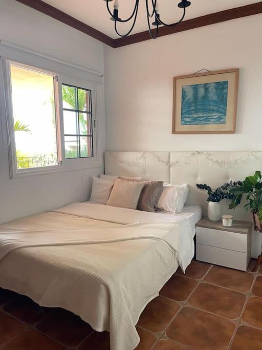 Maravilla With Sea Views