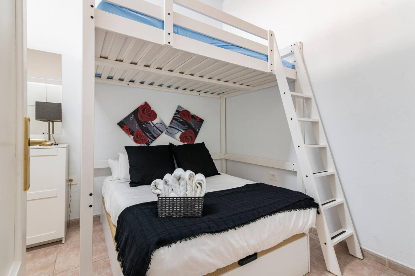 Bajo Apartment *