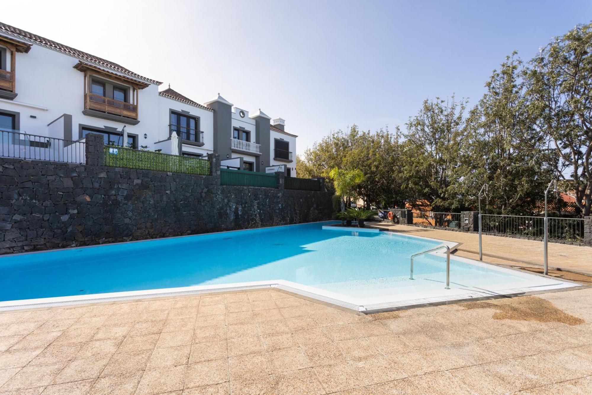Home2book Stunning Terrace, Bbq & Pool El Hébergement de vacances
